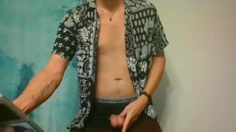 Snapshot of guyguy42016 chatting on March 2025 12:49:01 AM troy online show from March 2025 12:49:01 AM