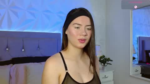 Gwen Drew online show from September 2025 12:37:02 PM