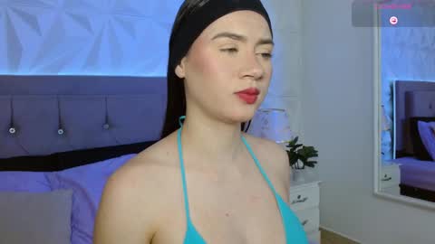 Gwen Drew online show from October 2025 12:47:01 PM