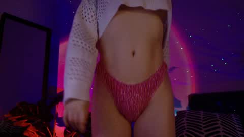 Snapshot of gwenhilton chatting on January 2025 05:42:01 AM gwenhilton online show from January 2025 05:42:01 AM