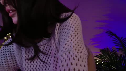 Snapshot of gwenhilton chatting on February 2025 09:00:02 AM gwenhilton online show from February 2025 09:00:02 AM