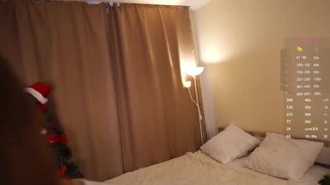 Snapshot of gwennielove chatting on January 2026 07:01:02 AM Molly online show from January 2026 07:01:02 AM