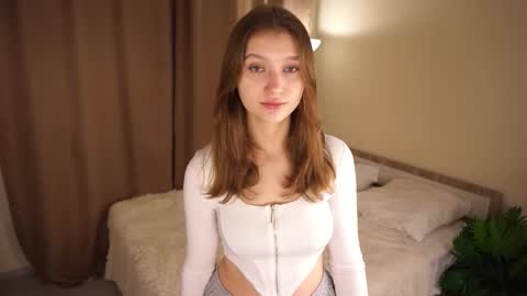 Snapshot of gwennielove chatting on January 2026 04:29:02 AM Molly online show from January 2026 04:29:02 AM