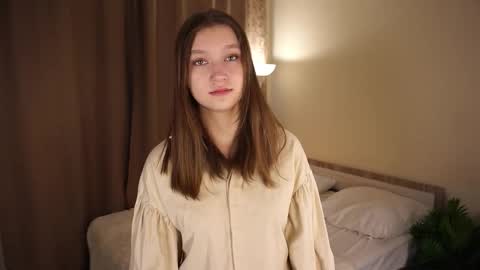 Snapshot of gwennielove chatting on January 2026 05:00:01 AM Molly online show from January 2026 05:00:01 AM