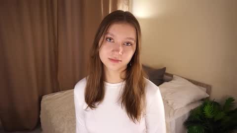 Snapshot of gwennielove chatting on February 2026 05:24:01 AM Molly online show from February 2026 05:24:01 AM