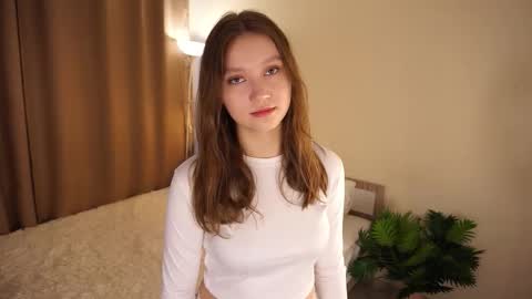 Snapshot of gwennielove chatting on February 2026 05:08:02 AM Molly online show from February 2026 05:08:02 AM