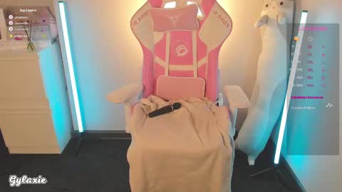 Snapshot of gylaxie chatting on March 2025 09:39:02 AM online show from March 2025 09:39:02 AM