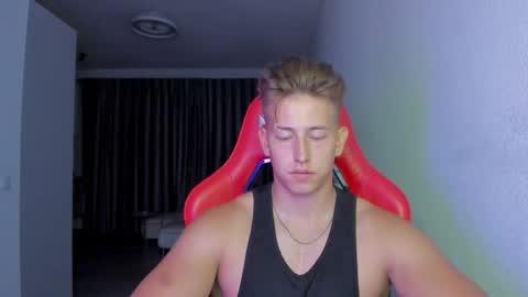 Oliver online show from November 2025 10:00:02 PM