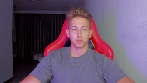 Oliver online show from November 2025 09:39:01 PM