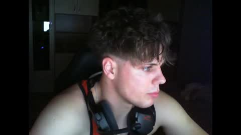 Snapshot of gymguy0505 chatting on December 2025 10:59:02 PM gymguy0505 online show from December 2025 10:59:02 PM