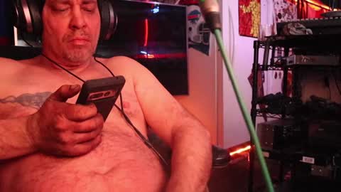 Snapshot of h0tttsteel chatting on January 2025 12:30:01 PM h0tttsteel online show from January 2025 12:30:01 PM