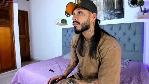 hache222 online show from December 2024 06:45:02 AM