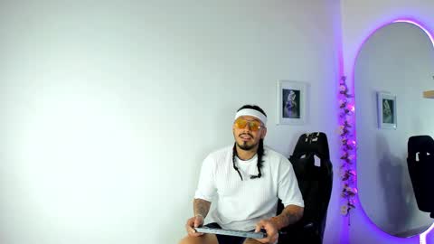 hache222 online show from February 2025 12:37:01 AM