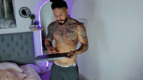 hache222 online show from February 2026 12:59:02 PM