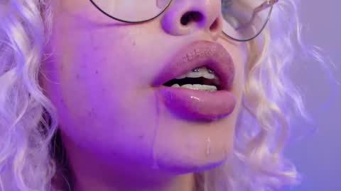 Haely online show from March 2026 06:20:02 AM