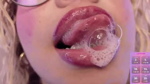 Haely online show from May 2026 11:28:02 PM