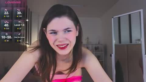 Snapshot of hailey2007 chatting on November 2025 10:04:01 AM im Haley dont forget give my thumbs up online show from November 2025 10:04:01 AM