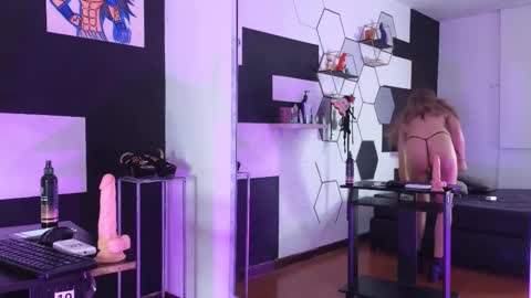 haileycat_ online show from December 2025 01:32:02 AM