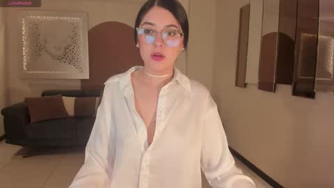 Hailey online show from December 2025 12:03:02 PM