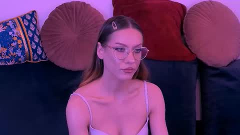 Snapshot of haileysinclair chatting on November 2025 07:07:02 PM Carla online show from November 2025 07:07:02 PM