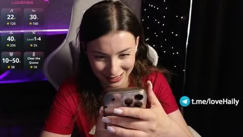 Snapshot of haily_heavenly chatting on May 2026 12:01:01 PM HailyHeavenly online show from May 2026 12:01:01 PM