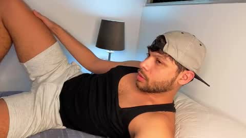 Independent       model  online show from October 2025 11:51:02 PM