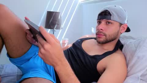 Independent       model  online show from December 2025 03:39:02 PM