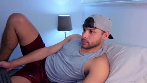 Independent       model  online show from December 2025 10:08:02 PM