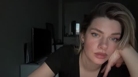 haley_rune online show from February 2025 02:24:01 PM