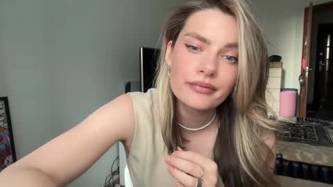 haley_rune online show from February 2025 11:16:02 AM