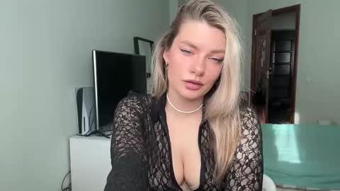 haley_rune online show from February 2025 10:05:02 AM