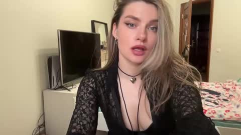 haley_rune online show from February 2025 03:09:01 PM