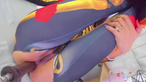 Halie  online show from November 2025 01:50:01 AM