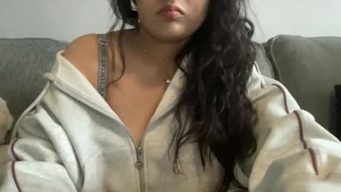 halleyb2026 online show from April 2026 07:33:02 PM