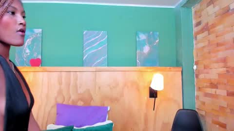 Halley Lorens online show from January 2026 07:18:01 PM