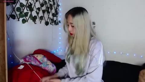 HALLIE online show from October 2025 09:02:01 PM