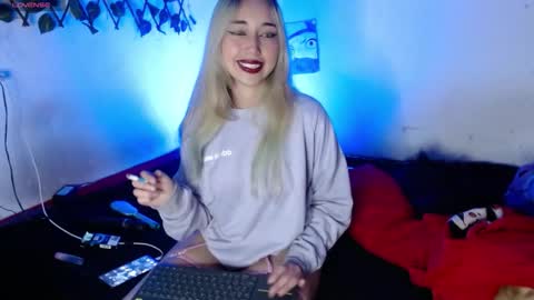 HALLIE online show from October 2025 08:21:02 PM