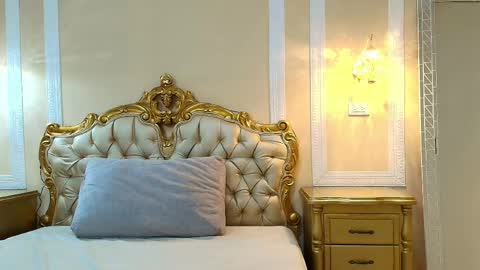 Hallie Stone online show from April 2026 12:03:02 PM