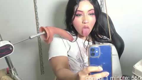 Snapshot of hally_berry___ chatting on November 2025 01:41:02 AM Hally online show from November 2025 01:41:02 AM