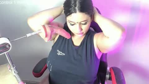 Snapshot of hally_berry___ chatting on January 2026 04:18:02 AM Hally online show from January 2026 04:18:02 AM