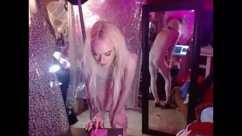 halovalentine online show from September 2025 12:01:01 AM