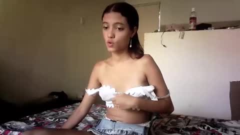 Snapshot of hambercrrist chatting on December 2024 03:15:02 PM hambercrist online show from December 2024 03:15:02 PM