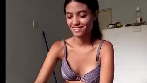 Snapshot of hambercrrist chatting on February 2025 05:14:01 PM hambercrist online show from February 2025 05:14:01 PM