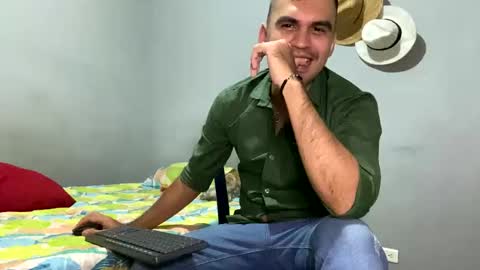 hamiltong12 online show from November 2025 05:54:01 AM