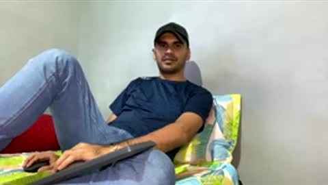 hamiltong12 online show from November 2025 07:45:01 AM