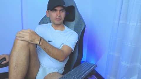 hamiltong12 online show from February 2026 12:11:02 AM