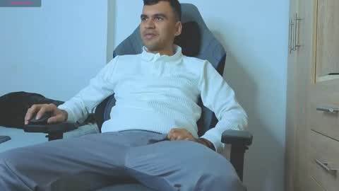 hamiltong12 online show from April 2026 03:31:02 PM