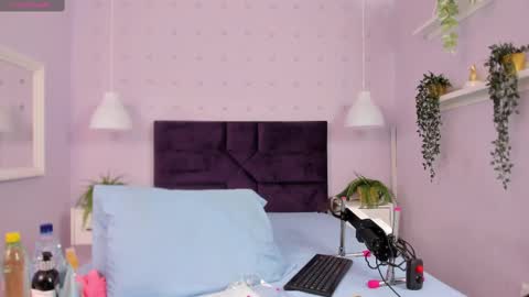 hanaahquinn online show from October 2025 11:44:01 AM