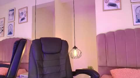 Snapshot of hanabie_ chatting on February 2026 03:23:02 AM hanabie_ online show from February 2026 03:23:02 AM