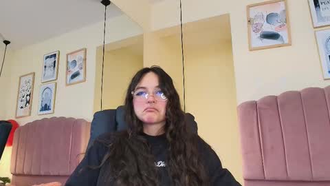 Snapshot of hanabie_ chatting on February 2026 03:18:02 AM hanabie_ online show from February 2026 03:18:02 AM